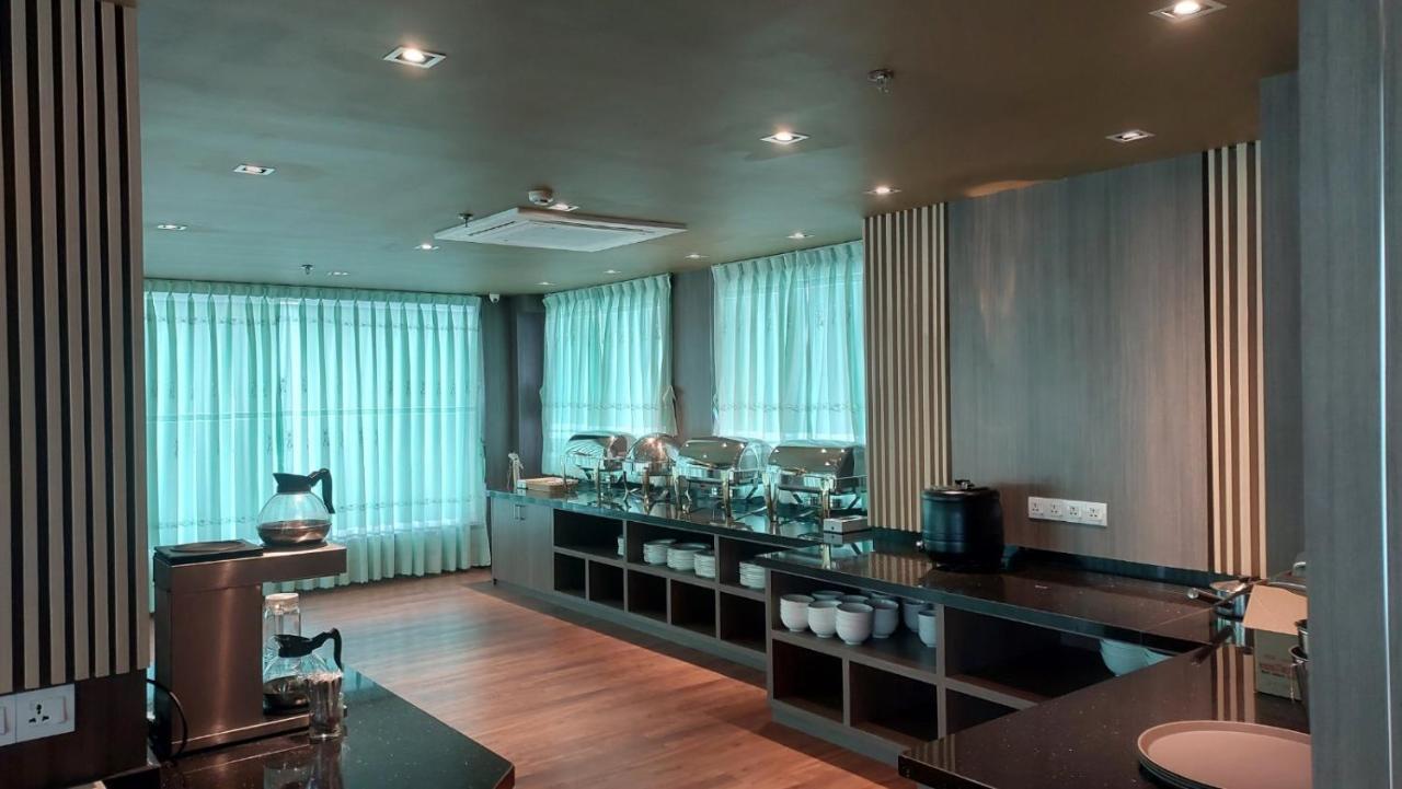 Hotel Grand Galaxy Янгон Экстерьер фото